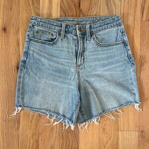 universal thread - boyfriend denim jean shorts - 5inch inseam - size 28/6
